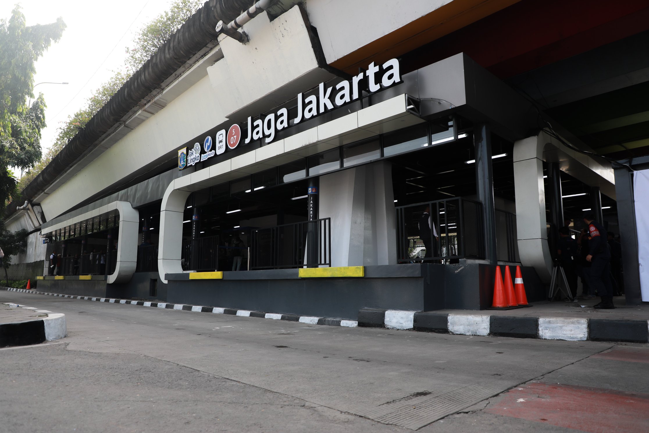 Pramono Resmikan Halte Transjakarta Jaga Jakarta, Rampung Setelah Kerusuhan Demo